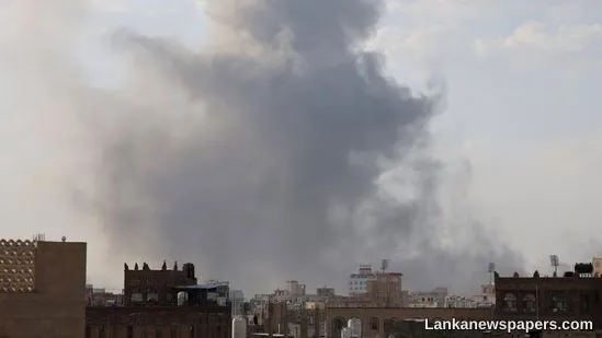 Saudi Arabia bombs Yemen over shipment of weapons for separatists that arrived from UAE