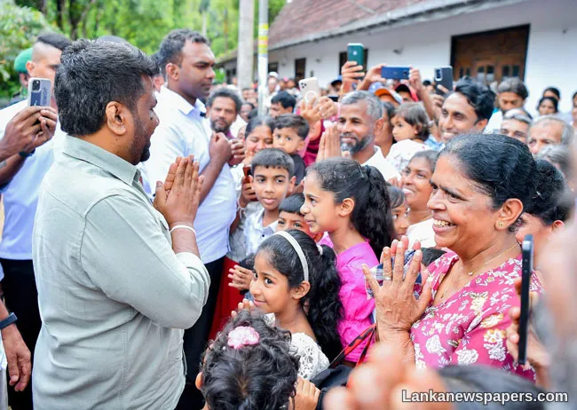President reviews resettlement of Ankumbura–Gankotuwa landslide victims