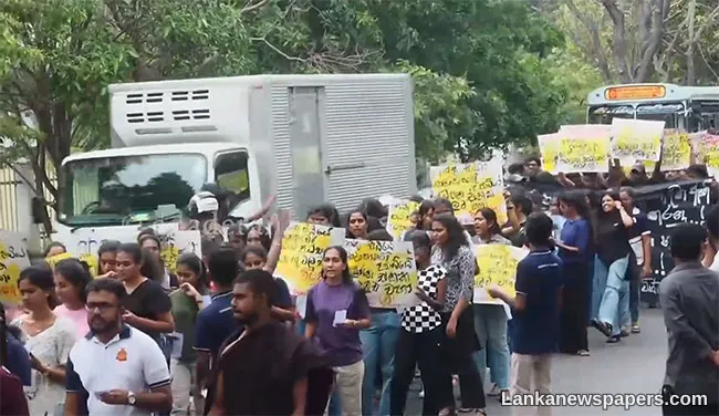 Traffic congestion reported due to protest stage by Colombo University students