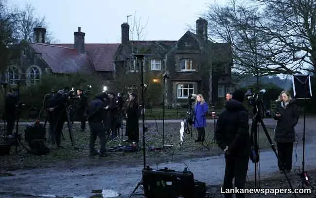 UK police search royal mansion as investigation into king s brother goes on