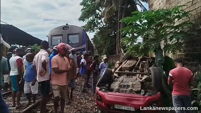 3 injured as train hits vehicle at Payagala; Coastal line trains delayed