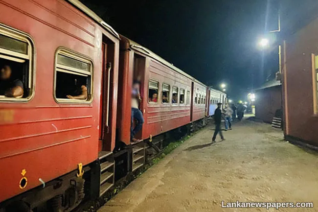 Meenagaya intercity express train service resumes