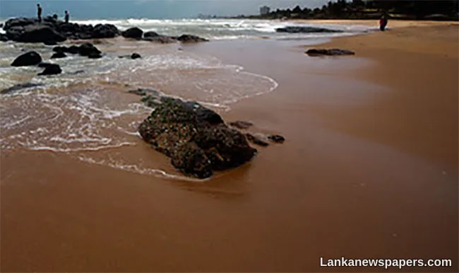 Body of woman found in abandoned fishing boat in Ratmalana