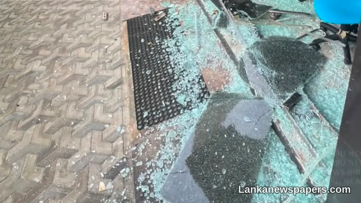 රත්මලාන නිවසකට අතුළු බෝම්බ ප්‍රහාරය — එකක් පුපුරා ගිය නමුත් හානි වාර්තා නොවේ