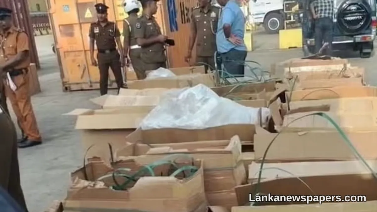කොළඹ වරාය මත්ද්‍රව්‍ය වැටලීම: රුපියල් බිලියන 8කට අධික වටිනාකමින් යුත් කිලෝග්‍රෑම් 463ක "අයිස්" තොගයක් අත්අඩංගුවට