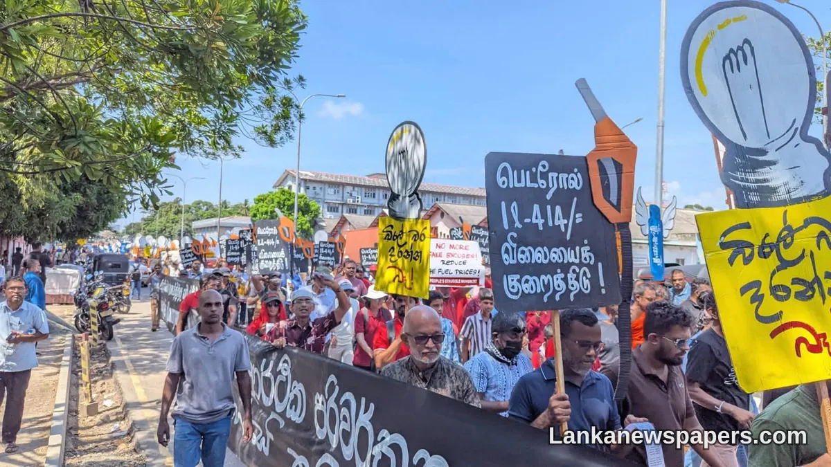 කොළඹ FSP සහ ජන අරගල ව්‍යාපාරය සංවිධානය කළ බදු විරෝධී විරෝධතාවයෙන් පසු පුද්ගලයින් සයදෙනෙකු අත්අඩංගුවට