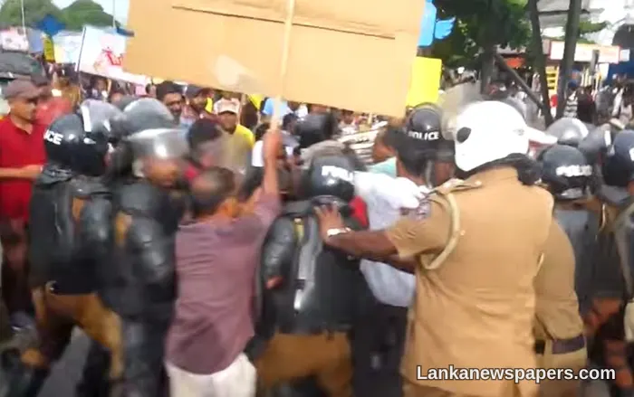 Clashes Erupt Near Colombo Fort Railway Station During Protest