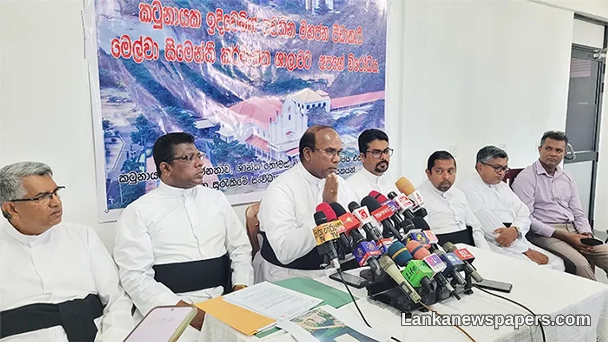 බණ්ඩාරනායක ගුවන් තොටුපොළ අසල සැඟවුණු හෝටල් ව්‍යාපෘතියක් ලෙස ඉදිවන සිමෙන්ති කර්මාන්ත ශාලාවකට එරෙහිව පදිංචිකරුවන් නැගී සිටිති