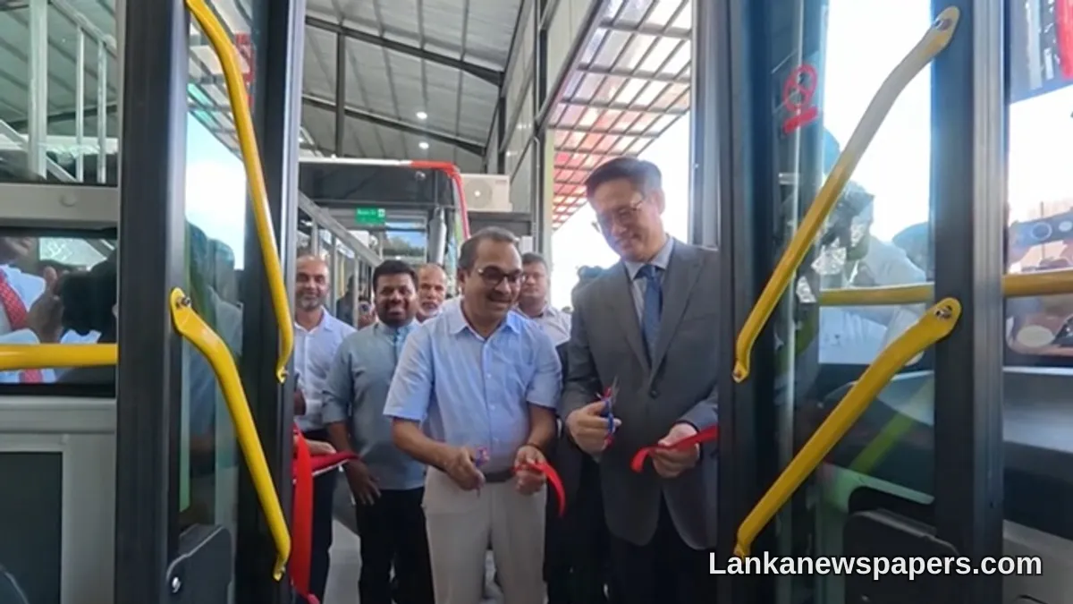 කොළඹ සඳහා මෙට්රෝ බස් 122ක් දියත් කළ ශ්රී ලංකාව යාපනය, මහනුවර සහ ගාල්ල දක්වා සේවය පුළුල් කිරීමට සැලසුම් කරයි