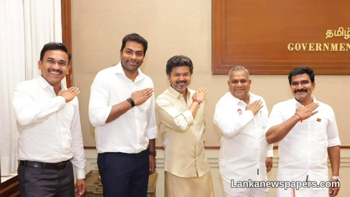 විජේගේ TVK පක්ෂය දෙමළ නාඩු උප මැතිවරණයේ දී දෙආසන දිනාගනිමින් සිය දේශපාලන ගමන් ආරම්භ කරයි