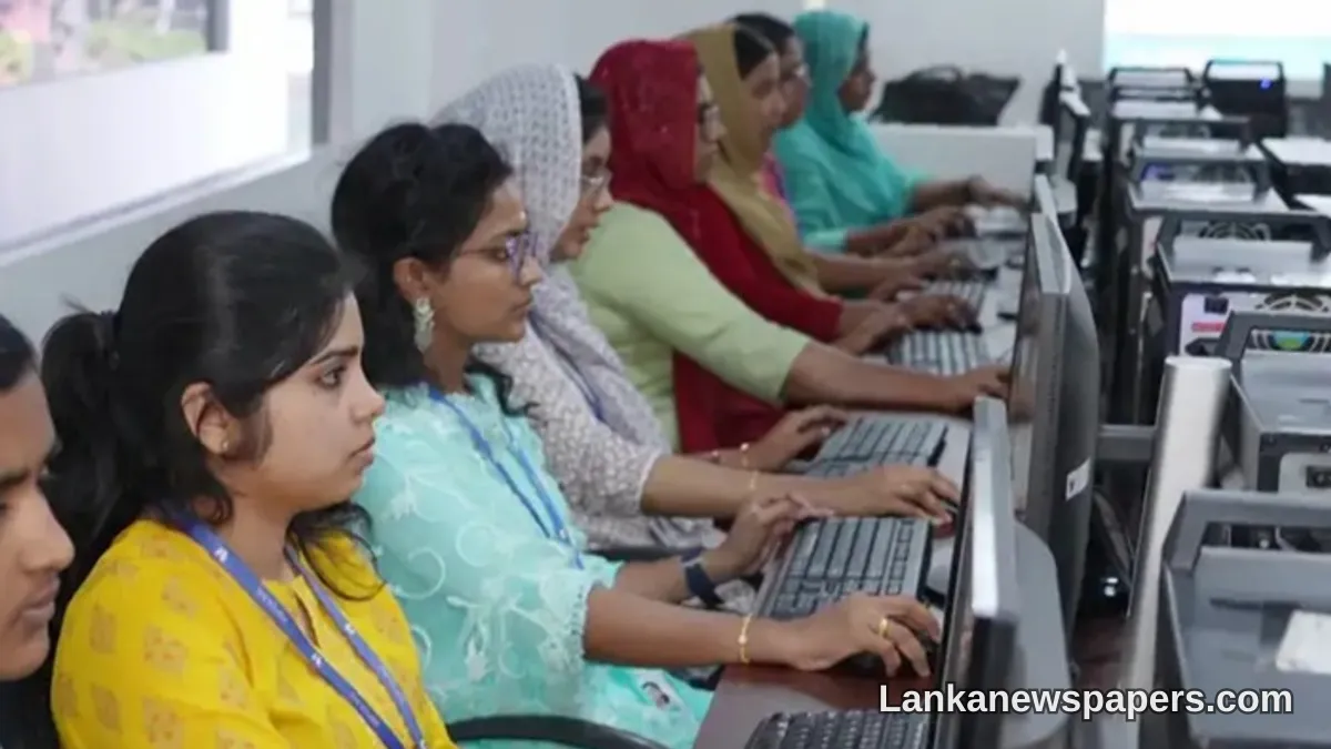 කේරළ කාන්තාවන් ඉන්දියාවේ වේගයෙන් වර්ධනය වන AI කර්මාන්තයේ රැල්ල මතට නැගී සිටිති