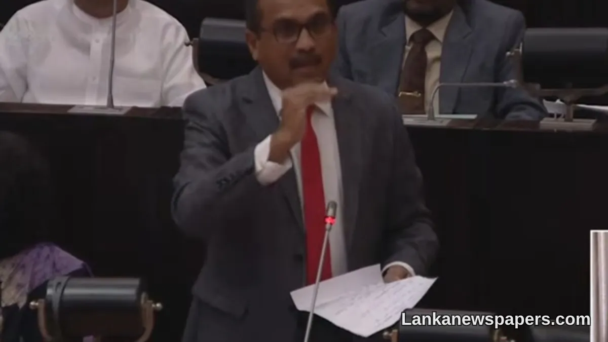 බිමල් රත්නායක විසින් දූෂණ හා වංචා සිද්ධි 50ක ලේඛනයක් පාර්ලිමේන්තුවට ඉදිරිපත් කෙරේ