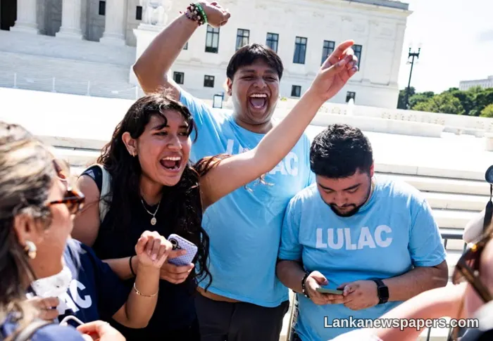 US Supreme Court Strikes Down Trump's Bid to End Birthright Citizenship