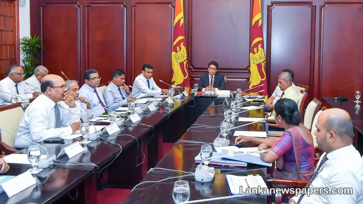 එල් නිනෝ කාලගුණ සංසිද්ධිය හේතුවෙන් රැකියා අහිමි වන කම්කරුවන් වෙනුවෙන් ආරක්ෂිත දැලක් ගොඩනැගීමට ශ්‍රී ලංකා රජය කල්පනා කරයි