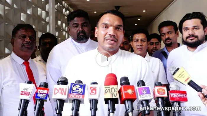 රාජපක්ෂ පවුලේ ජ්යෙෂ්ඨ සාමාජිකයන් දේශපාලන පූජාව ඊළඟ පරම්පරාවට භාරදීමට සූදානම් බව නාමල් රාජපක්ෂ පවසයි