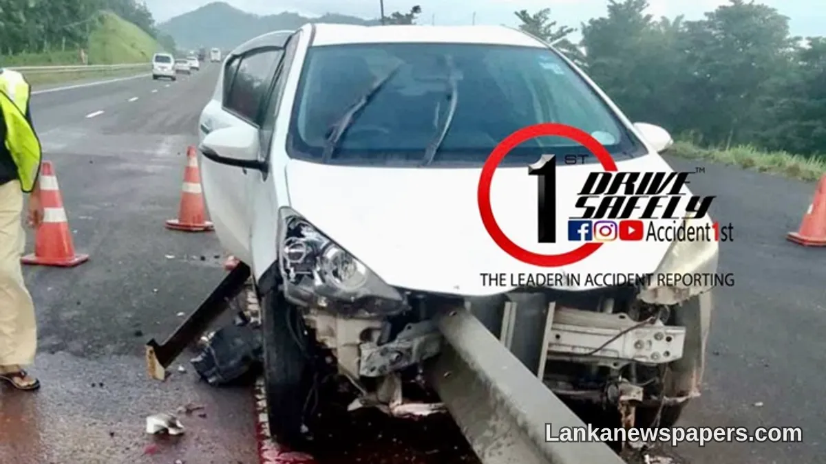 Vehicle Slams Into Central Barrier on Southern Expressway Near 32km Mark