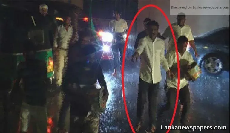 Which UNP politician lead the mob that surrounded MTV/MBC HQ