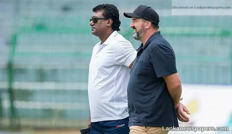 Tim McCaskil imparts knowledge on reducing injuries to Sri Lankans