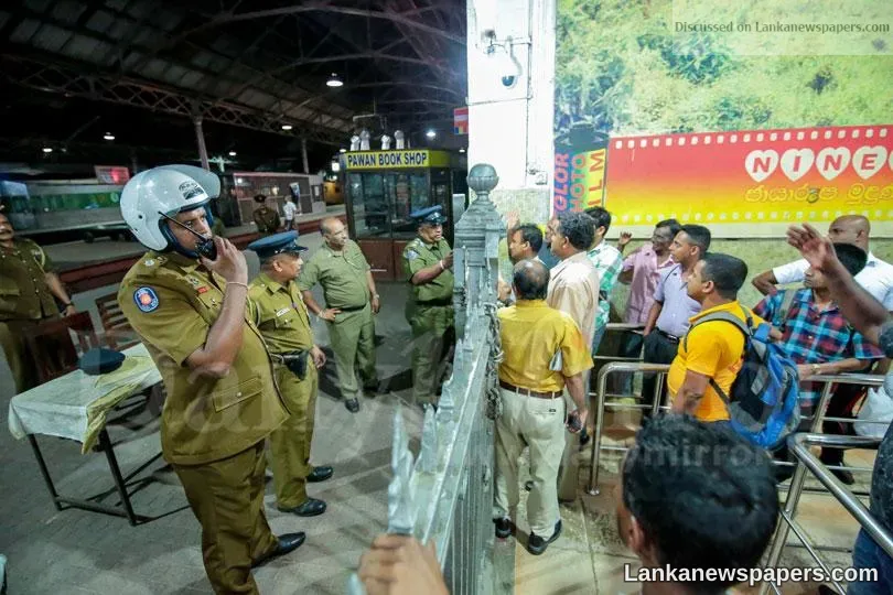Tense situ at Fort Railway Station