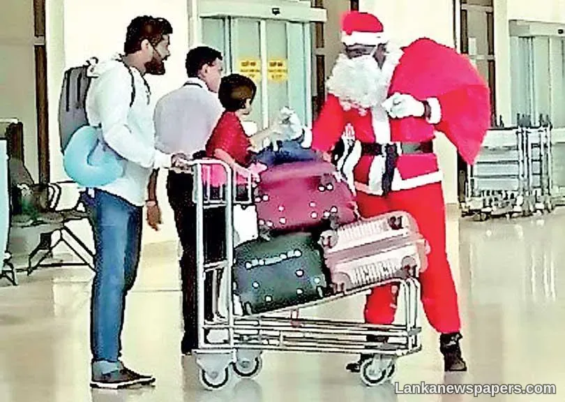 Sri Lanka Tourism shares Christmas spirit with local and foreign tourists