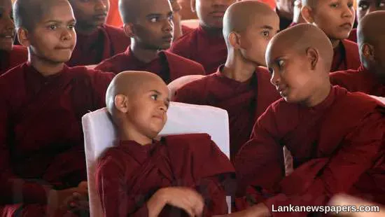 Pariskara Pooja for 3,500 Bhikkhunis