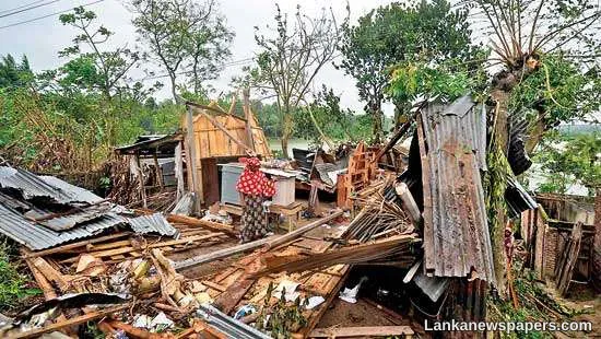 Cyclone toll hits 84 as Bangladesh and India start mopping up