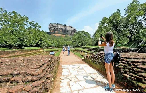 Decline in tourist arrivals tops 44% up to April