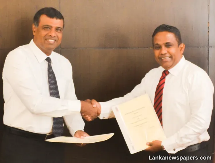 LNP - Toyota Lanka partners with LOLC General Insurance to offer automotive collision repairs & restoration