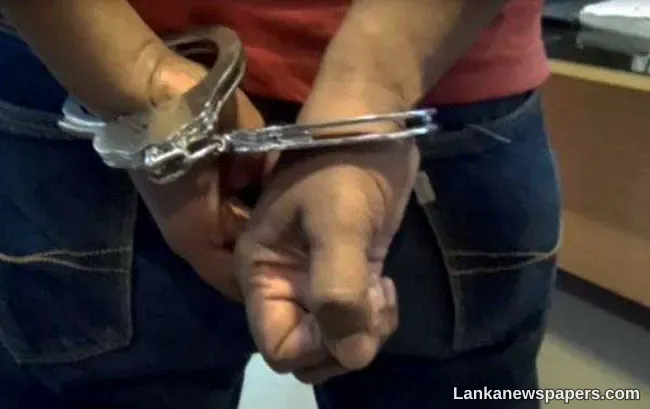 LNP - Businessman arrested for selling foreign cigarettes to schoolchildren