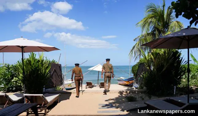 LNP - A few Israelis remain in Sri Lanka surfing town despite terrorism warning