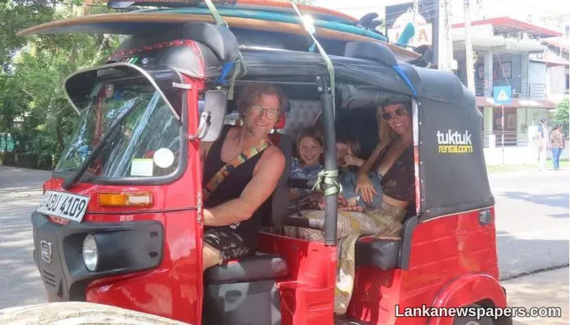 LNP - Rhodes on the roads in Sri Lanka...
