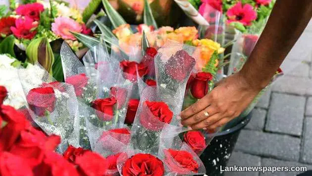 LNP - More customers to buy fresh red roses, a single red rose costs Rs.200