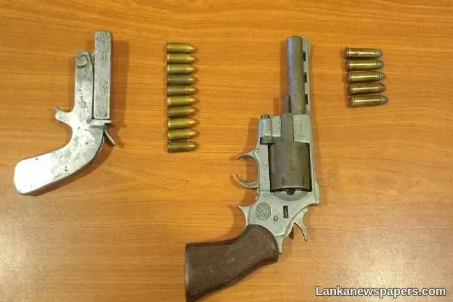 LNP - Two arrested over extortion of businessmen, firearms seized