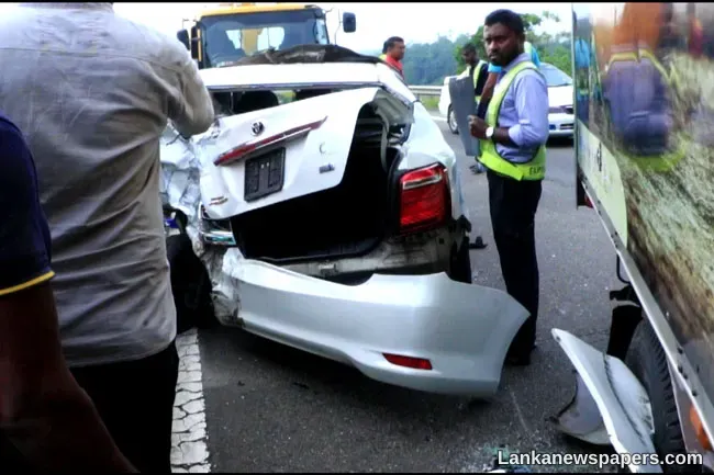 LNP - Multiple-vehicle collision on expressway