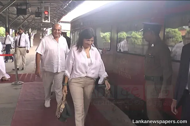 LNP - Foreign diplomats head to Kandy by train for ‘Siri Dalada Vandanawa’