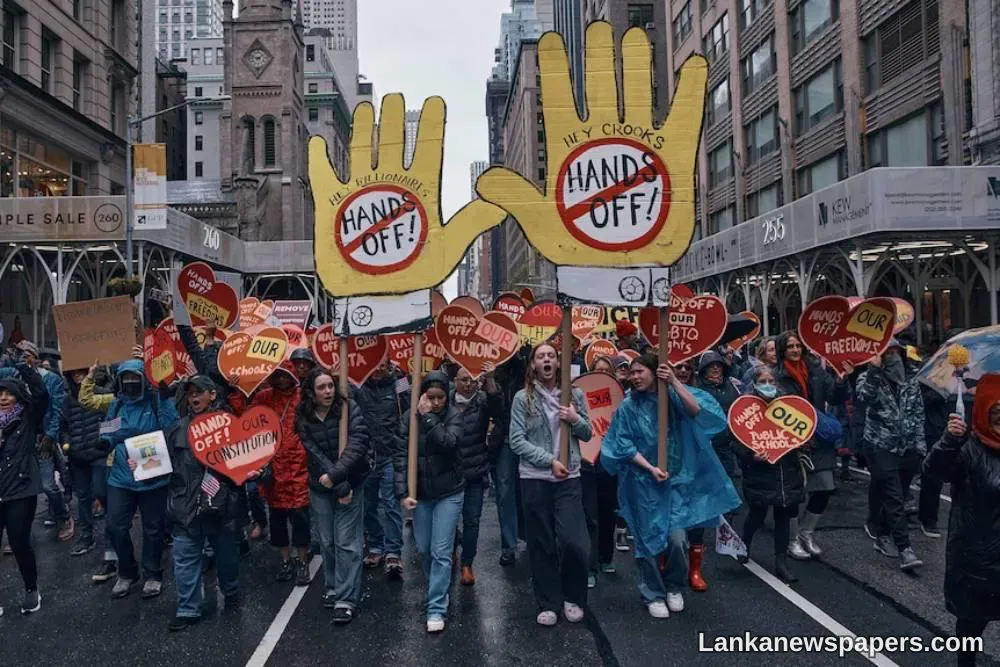 LNP - Thousands protest against Trump and Musk in ’Hands Off!’ rallies across US and Europe