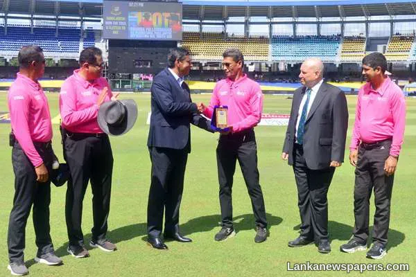 LNP - SLC felicitates Ruchira Palliyaguruge for officiating in 100 ODIs