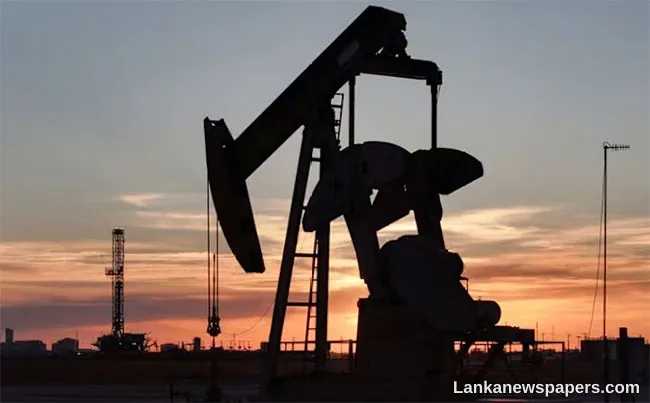 Oil prices gain on Iran supply disruption concerns