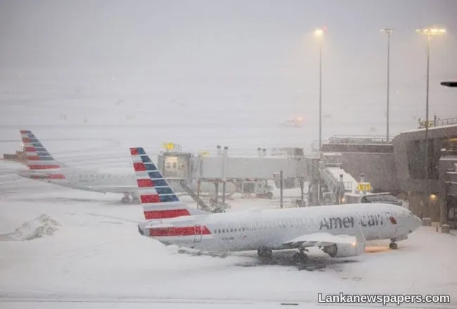 U.S. storm leaves 1 million without power, forces 10,000 flight cancellations
