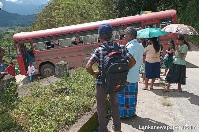 Driver prevents bus from plunging over 50-foot cliff in Walapane