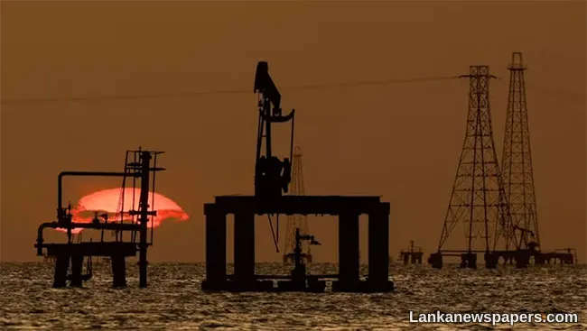 Oil price up nearly 2% in early Asian trade