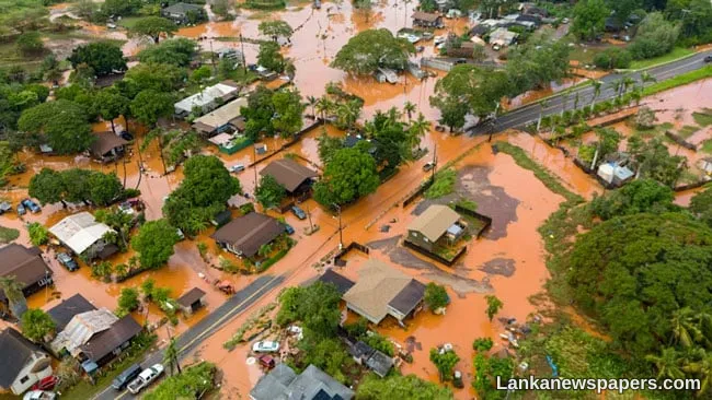 Thousands evacuated as Hawaii faces worst flooding in 20 years