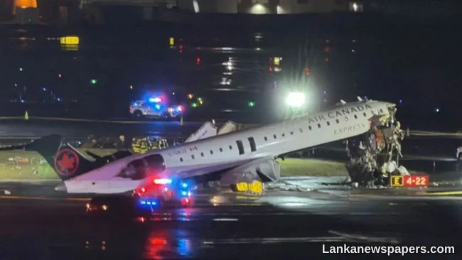 2 dead, 41 injured after plane and firetruck collide at LaGuardia Airport