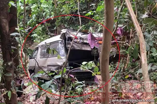 Five injured after van plunges into precipice near Gerandi Ella
