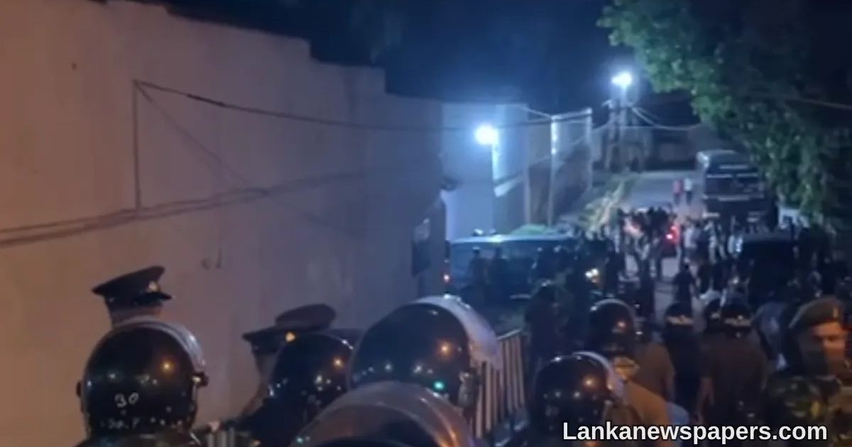 Magazine Prison Borella: 40-Inmate Standoff Contained, Police Say