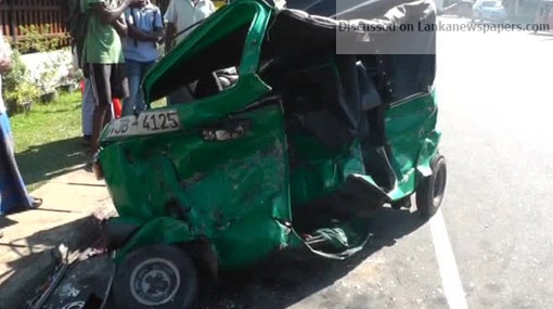 1523370735 three wheeler accident canal 5 in sri lankan news