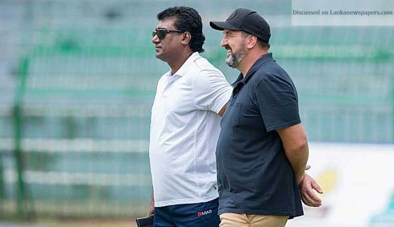 Tim McCaskil imparts knowledge on reducing injuries to Sri Lankans