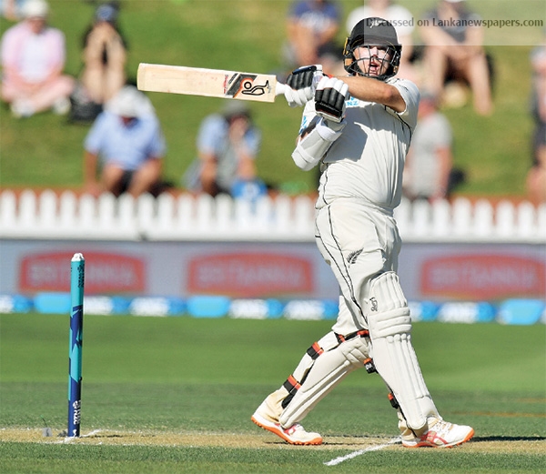 Latham ton puts New Zealand in charge of first Sri Lanka Test