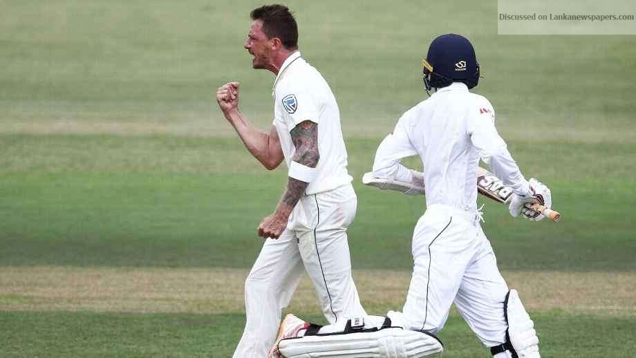 South Africa edge ahead on 13-wicket day