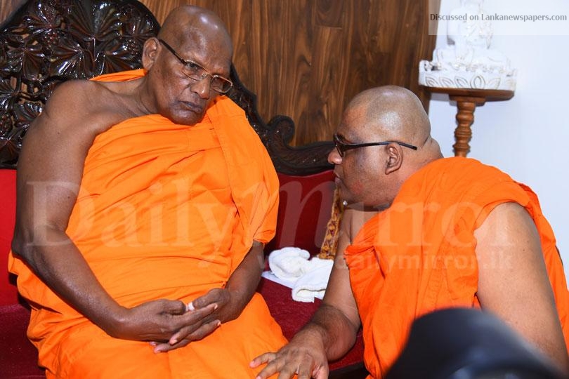 Ven. Gnanasara meets Chief Prelate of Kotte